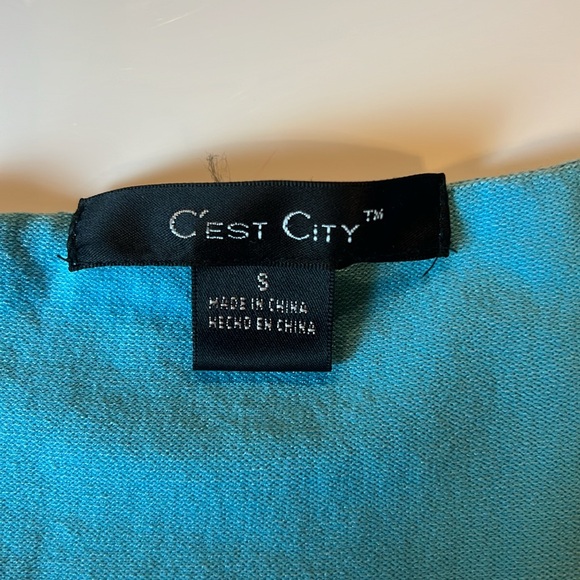 🌼CEST CITY LIGHT BLUE V NECK TOP WITH SEQUINS - SIZE SMALL🌼 - Picture 12 of 14